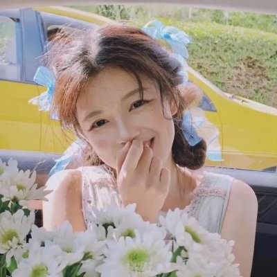照片里的伴娘